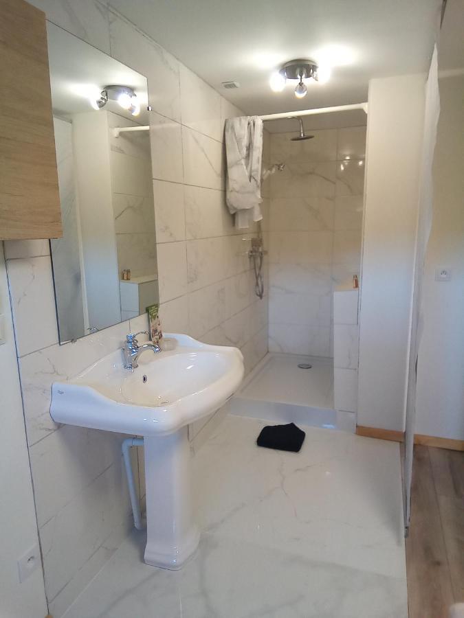 Logement De Charme Coinches エクステリア 写真