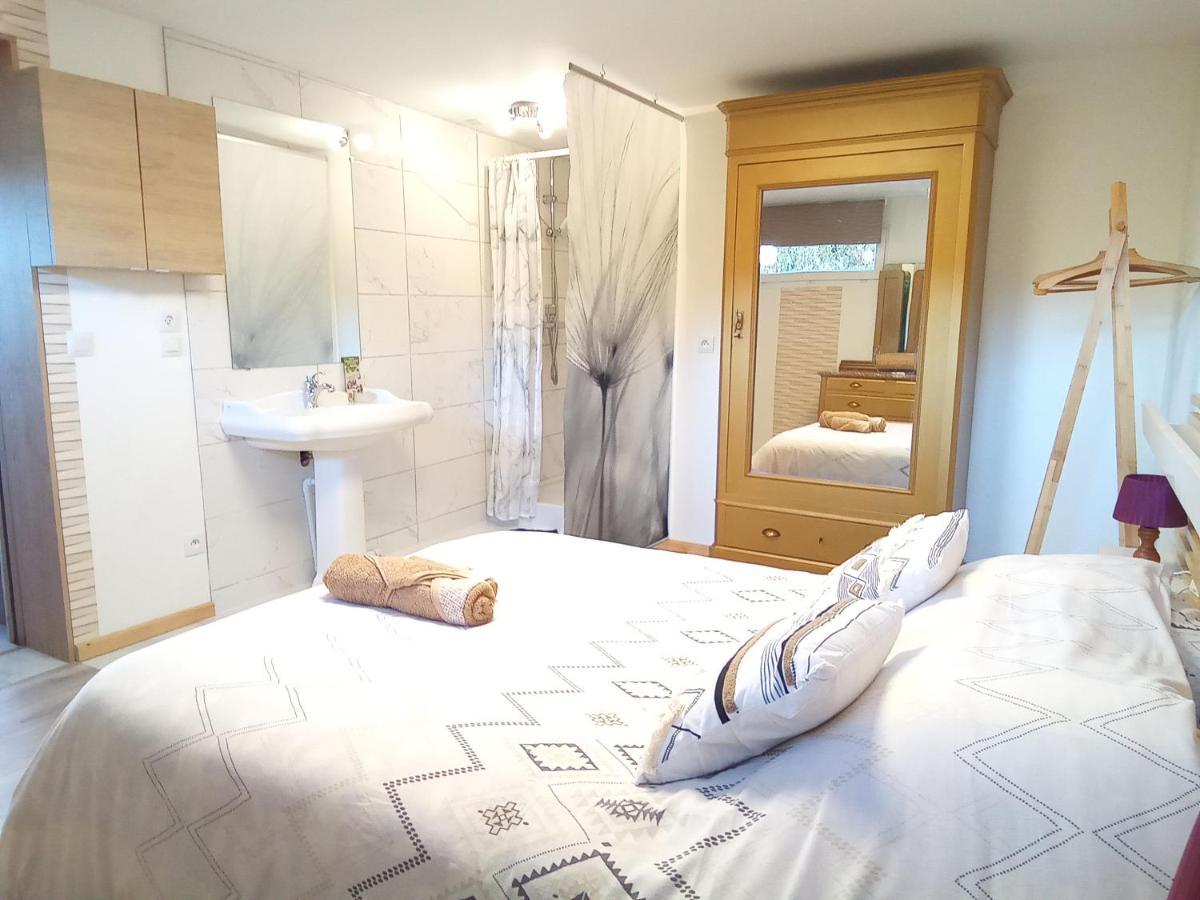 Logement De Charme Coinches エクステリア 写真