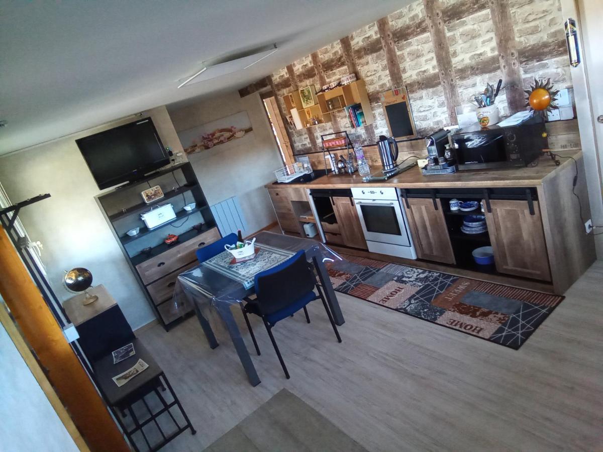 Logement De Charme Coinches エクステリア 写真
